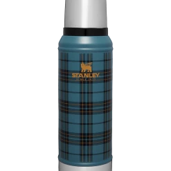 Outlet 🥰 Stanley The Vintage Loom Legendary Classic Bottle | 1.0 QT 👍 9 Outlet 🥰 Stanley The Vintage Loom Legendary Classic Bottle | 1.0 QT 👍 -Sweese Elegant Shop B2B Web PNG The Vintage Loom Classic Bottle 1 0QT Balsam Plaid Front