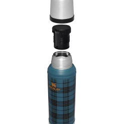 Outlet 🥰 Stanley The Vintage Loom Legendary Classic Bottle | 1.0 QT 👍 11 Outlet 🥰 Stanley The Vintage Loom Legendary Classic Bottle | 1.0 QT 👍 -Sweese Elegant Shop B2B Web PNG The Vintage Loom Classic Bottle 1 0QT Balsam Plaid Hero Exploded