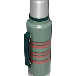 Hot Sale 🤩 Stanley The Vintage Loom Legendary Classic Bottle | 1.5 QT 🧨 12 Hot Sale 🤩 Stanley The Vintage Loom Legendary Classic Bottle | 1.5 QT 🧨 -Sweese Elegant Shop B2B Web PNG The Vintage Loom Classic Bottle 1 5QT Heritage Stripe Hero Back